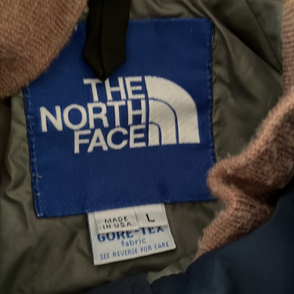 North Face Windbreaker - Picture 5 of 7